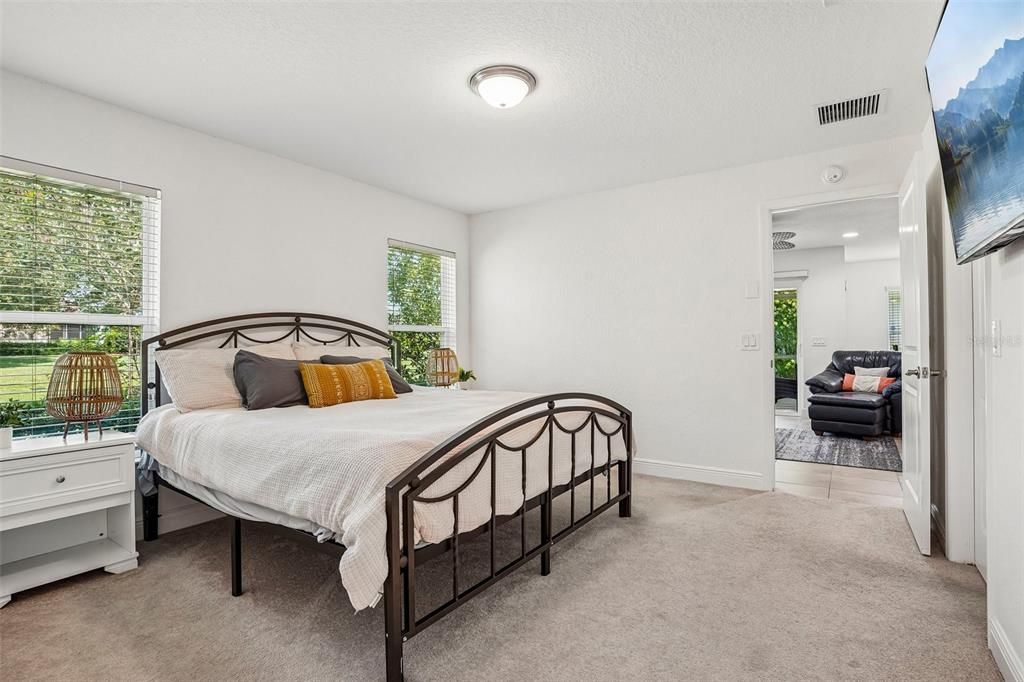 For Sale: $307,500 (3 beds, 2 baths, 1315 Square Feet)