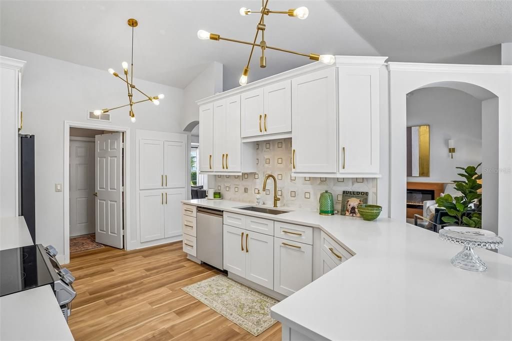 На продажу: $415,000 (3 спален, 2 ванн, 1790 Квадратных фут)