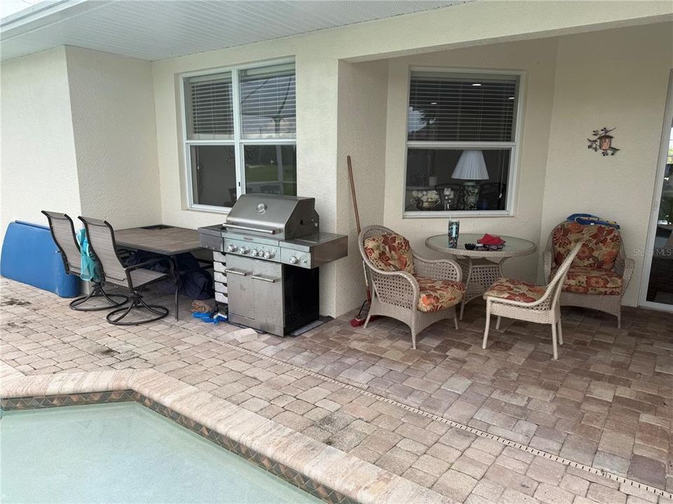 For Rent: $4,750 (3 beds, 2 baths, 2017 Square Feet)