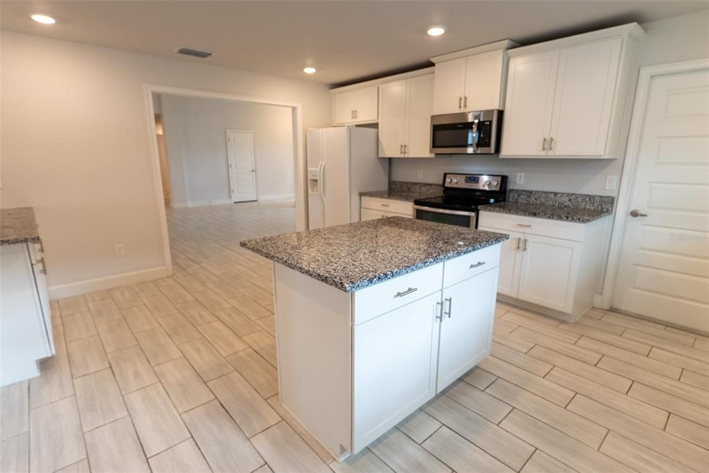 For Sale: $454,500 (4 beds, 3 baths, 2997 Square Feet)