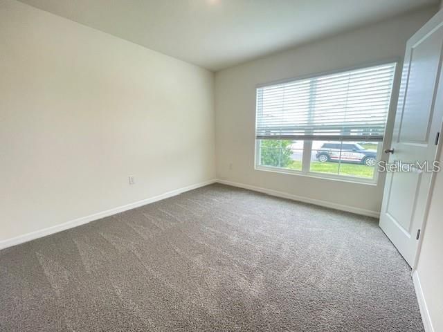 For Rent: $2,150 (4 beds, 2 baths, 1827 Square Feet)