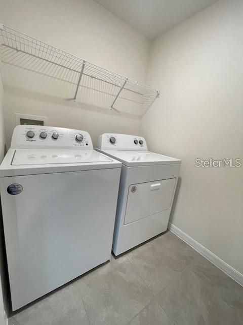 For Rent: $2,150 (4 beds, 2 baths, 1827 Square Feet)