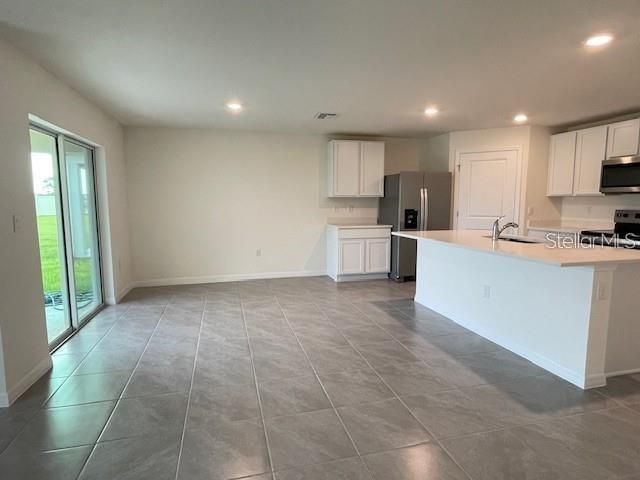 For Rent: $2,150 (4 beds, 2 baths, 1827 Square Feet)