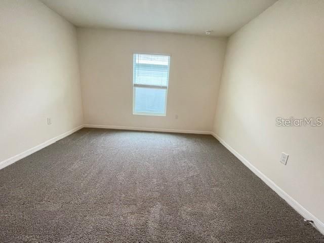 For Rent: $2,150 (4 beds, 2 baths, 1827 Square Feet)