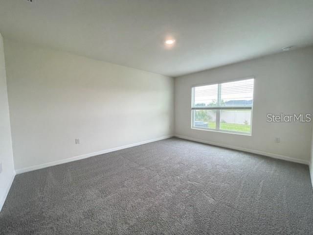 For Rent: $2,150 (4 beds, 2 baths, 1827 Square Feet)