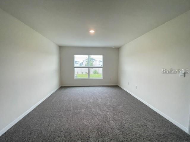 For Rent: $2,150 (4 beds, 2 baths, 1827 Square Feet)