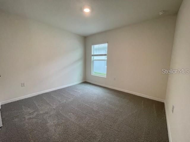 For Rent: $2,150 (4 beds, 2 baths, 1827 Square Feet)