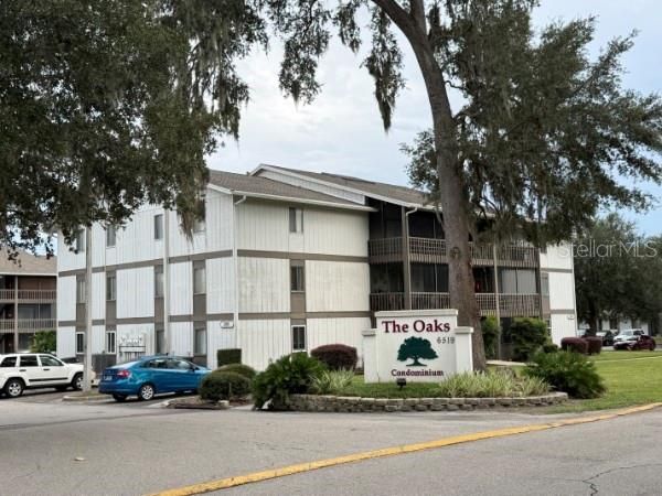 For Rent: $1,200 (1 beds, 1 baths, 702 Square Feet)
