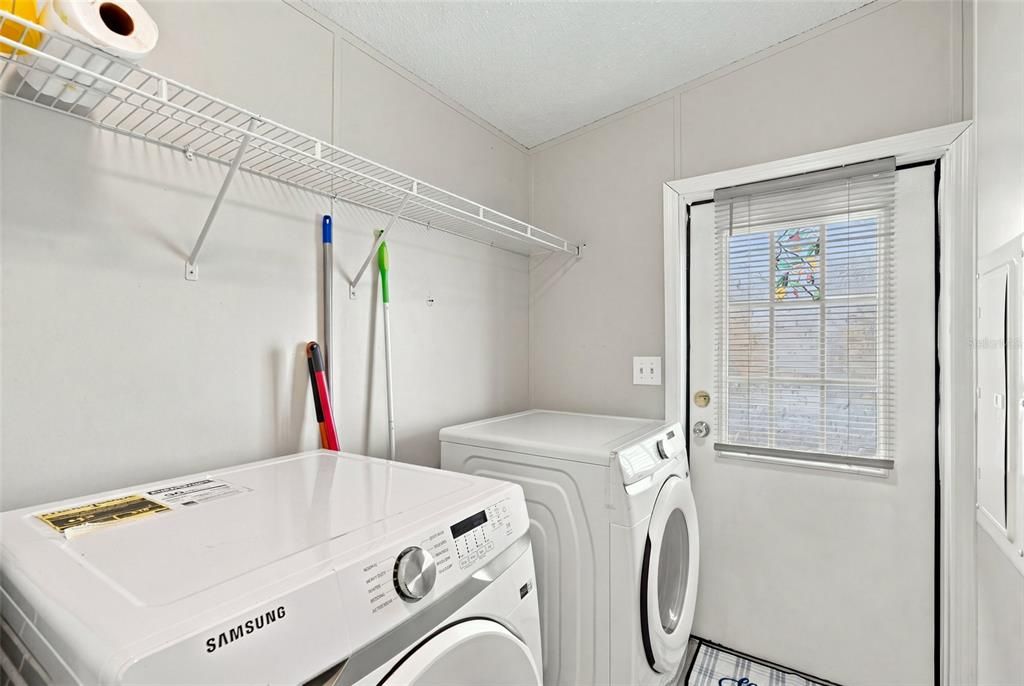 For Sale: $149,900 (3 beds, 2 baths, 1040 Square Feet)