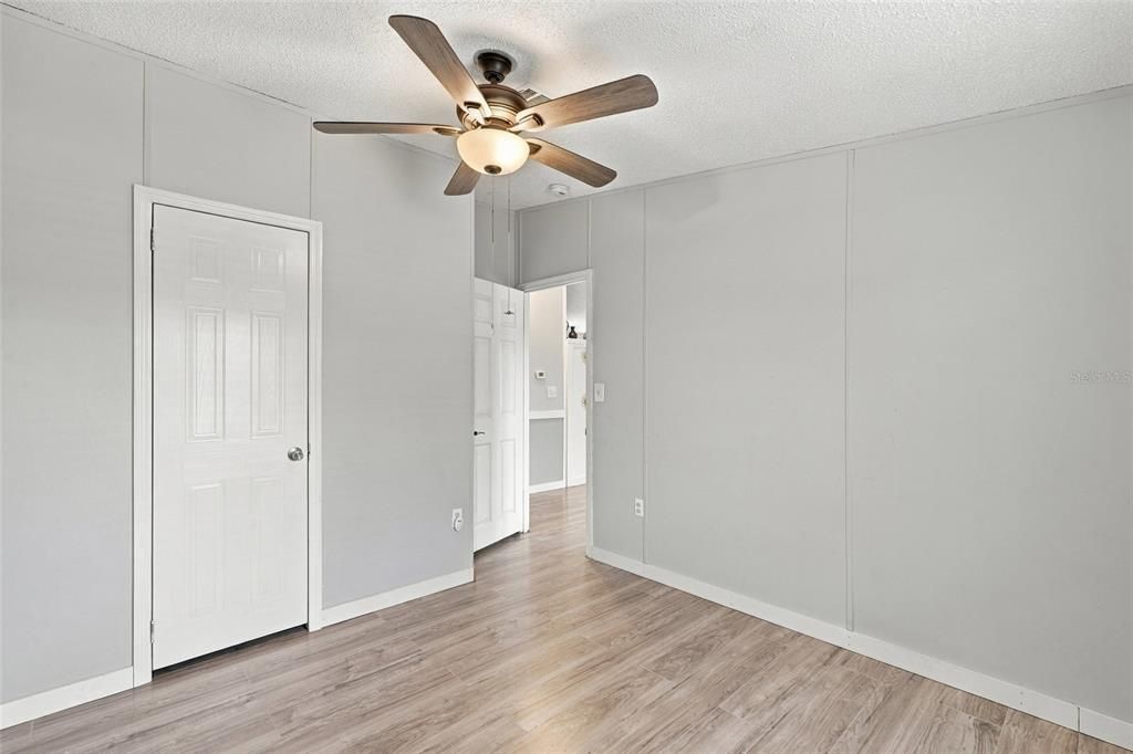 For Sale: $149,900 (3 beds, 2 baths, 1040 Square Feet)