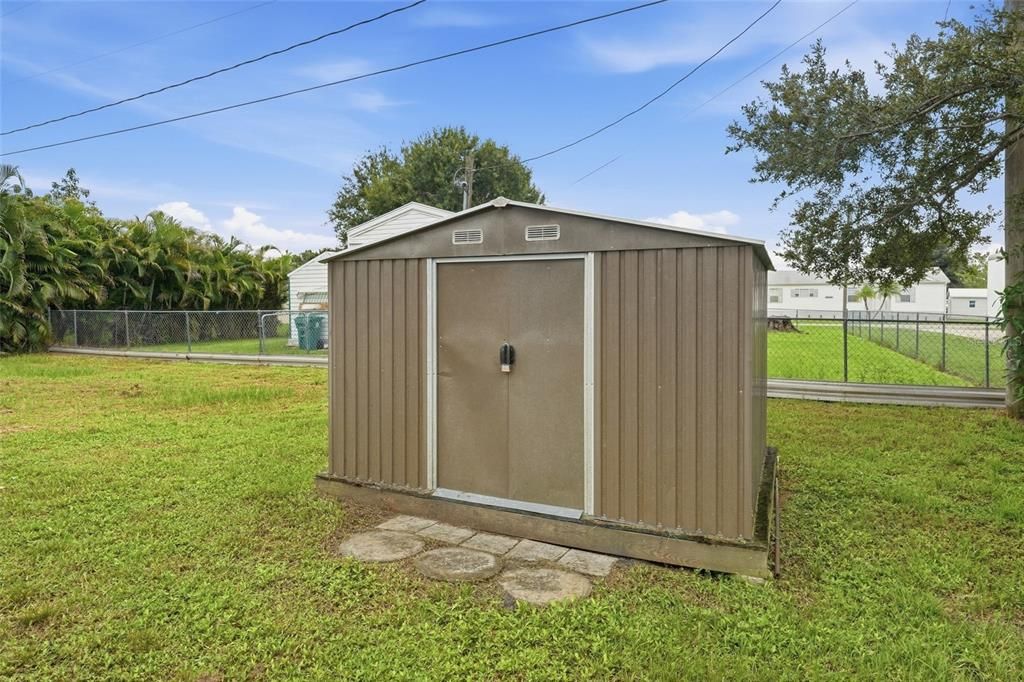 For Sale: $149,900 (3 beds, 2 baths, 1040 Square Feet)