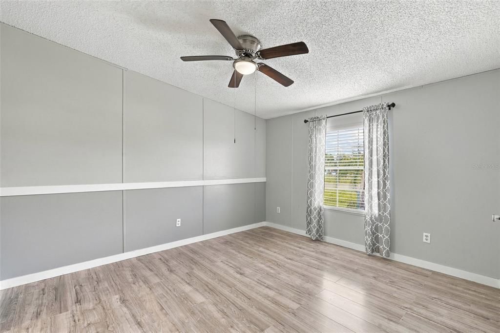 For Sale: $149,900 (3 beds, 2 baths, 1040 Square Feet)
