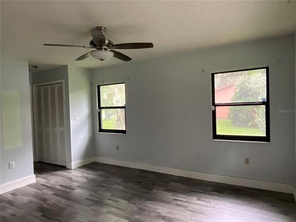 For Sale: $204,900 (2 beds, 2 baths, 1277 Square Feet)