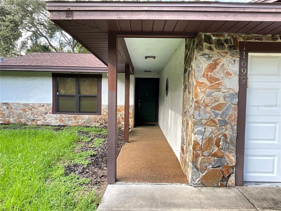 For Sale: $204,900 (2 beds, 2 baths, 1277 Square Feet)