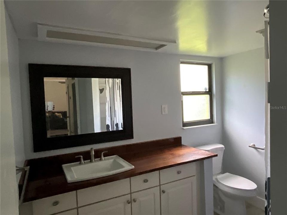 For Sale: $204,900 (2 beds, 2 baths, 1277 Square Feet)