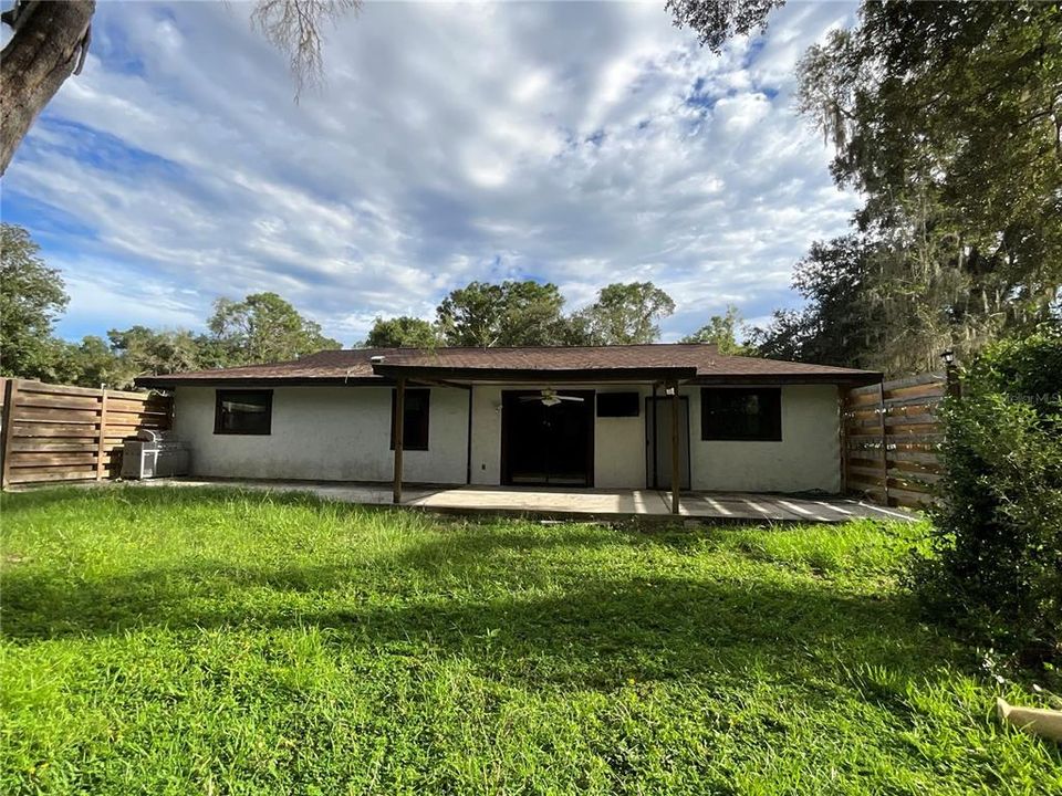 For Sale: $204,900 (2 beds, 2 baths, 1277 Square Feet)