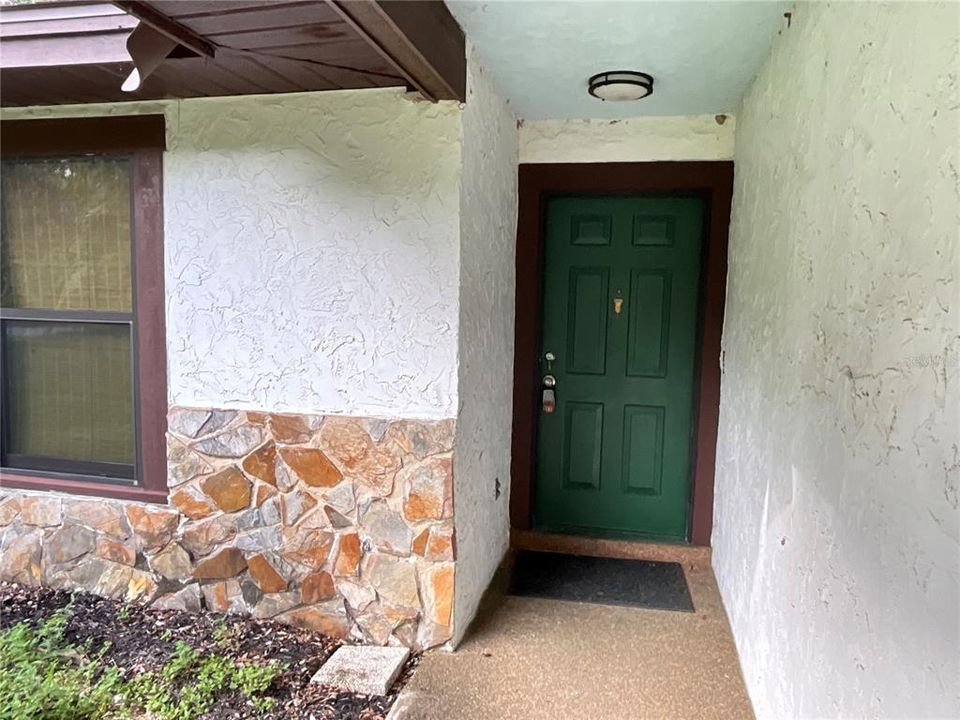 For Sale: $204,900 (2 beds, 2 baths, 1277 Square Feet)