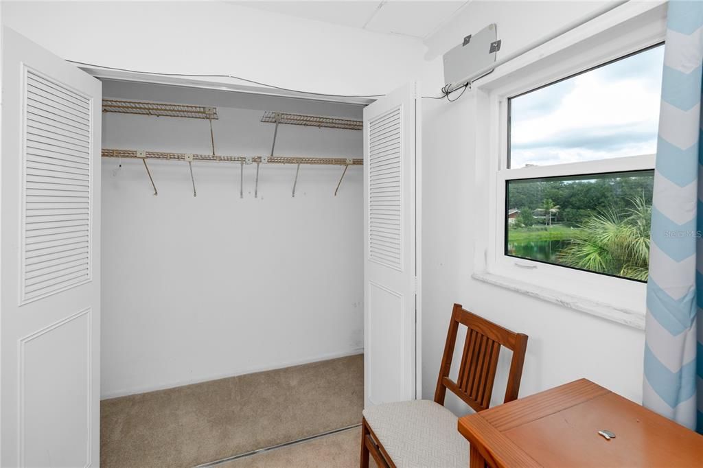 For Sale: $200,000 (2 beds, 2 baths, 1029 Square Feet)