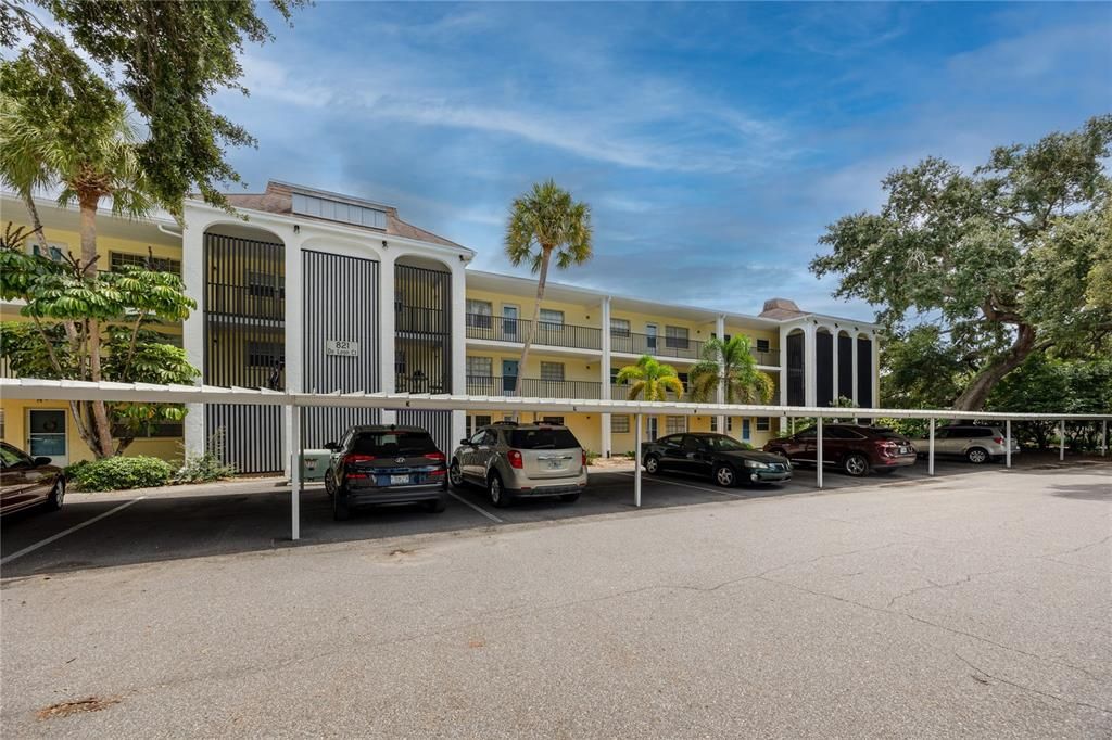 For Sale: $200,000 (2 beds, 2 baths, 1029 Square Feet)