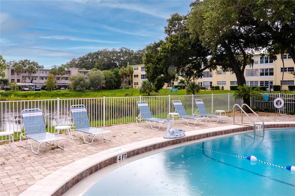 For Sale: $200,000 (2 beds, 2 baths, 1029 Square Feet)