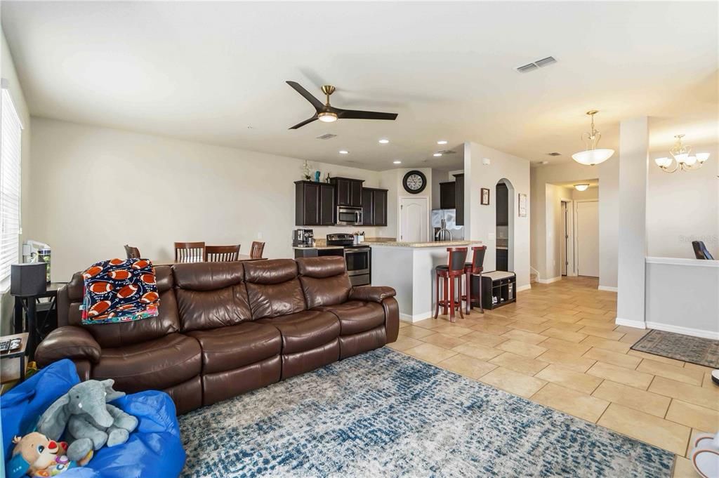 En Venta: $282,000 (3 camas, 2 baños, 1699 Pies cuadrados)