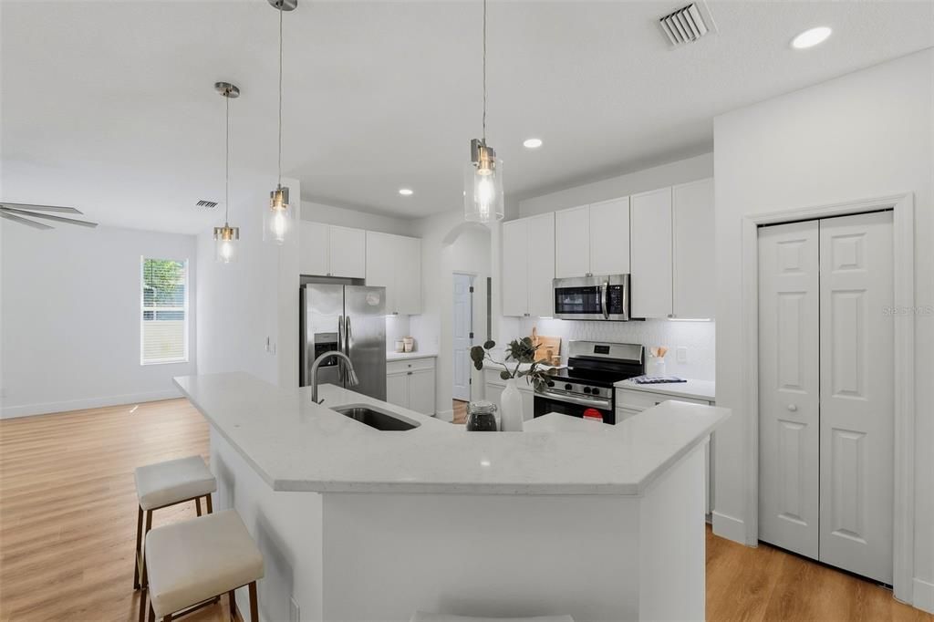 For Sale: $499,900 (4 beds, 2 baths, 2618 Square Feet)