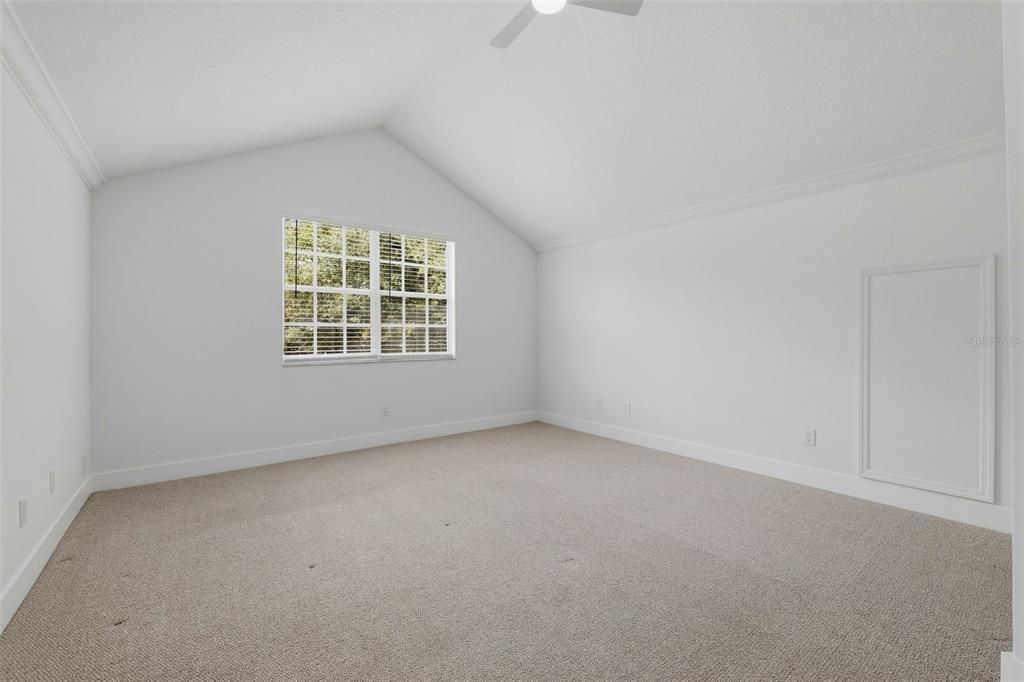 For Sale: $499,900 (4 beds, 2 baths, 2618 Square Feet)