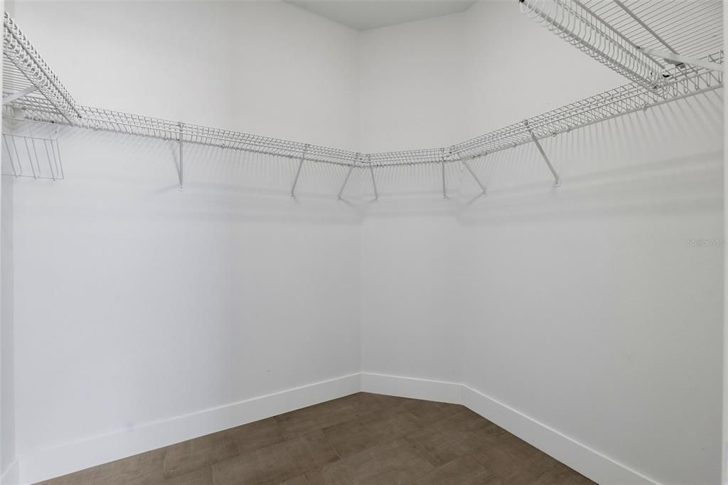 For Sale: $499,900 (4 beds, 2 baths, 2618 Square Feet)