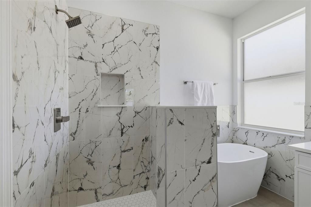For Sale: $499,900 (4 beds, 2 baths, 2618 Square Feet)