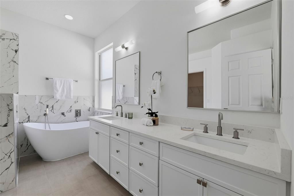 For Sale: $499,900 (4 beds, 2 baths, 2618 Square Feet)