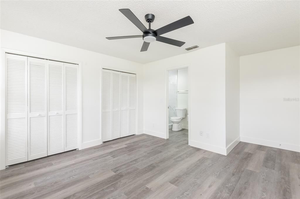 For Sale: $399,000 (4 beds, 2 baths, 1751 Square Feet)