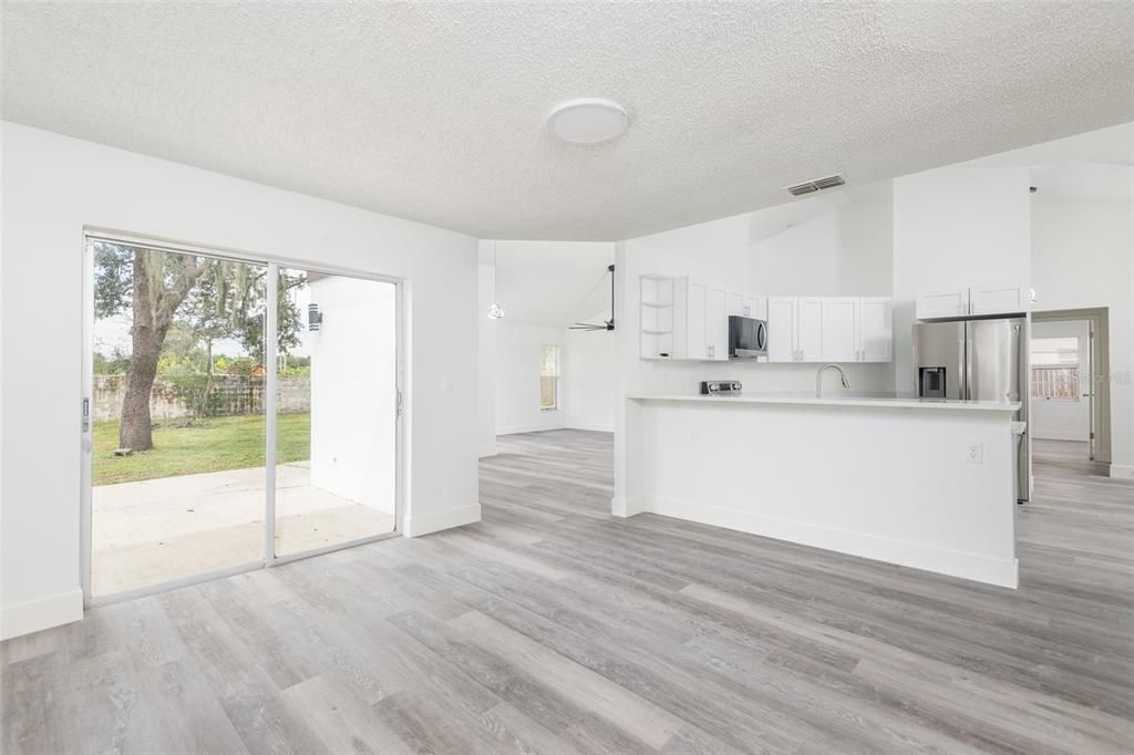 For Sale: $399,000 (4 beds, 2 baths, 1751 Square Feet)