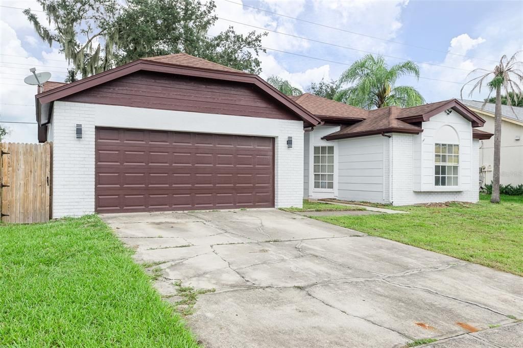 For Sale: $399,000 (4 beds, 2 baths, 1751 Square Feet)