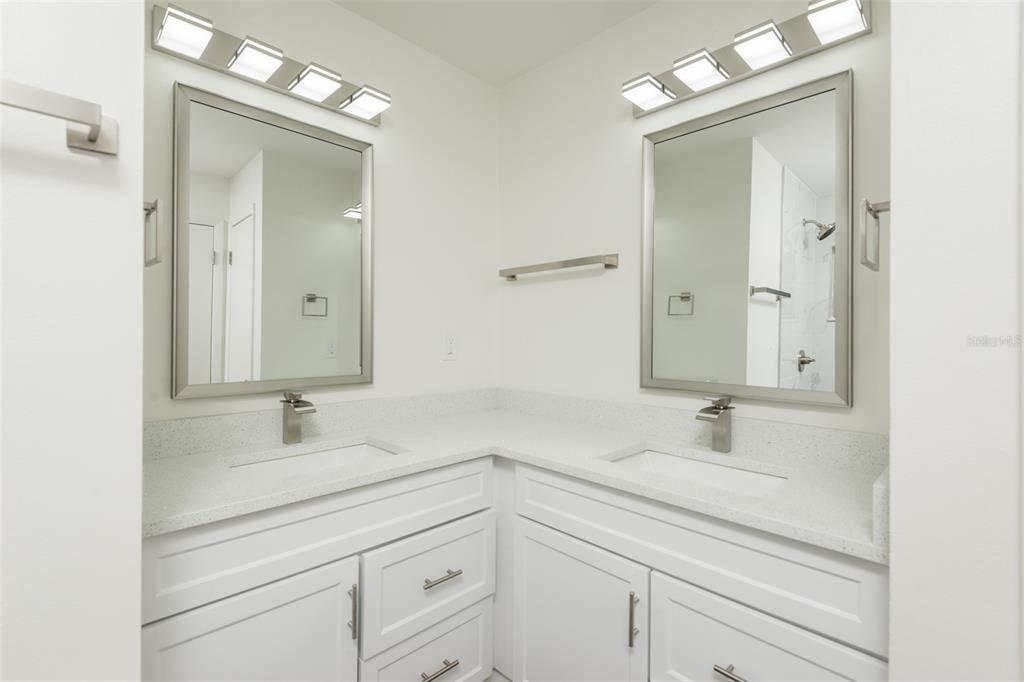 For Sale: $399,000 (4 beds, 2 baths, 1751 Square Feet)