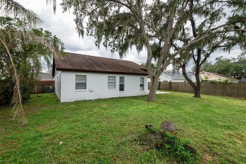 For Sale: $399,000 (4 beds, 2 baths, 1751 Square Feet)