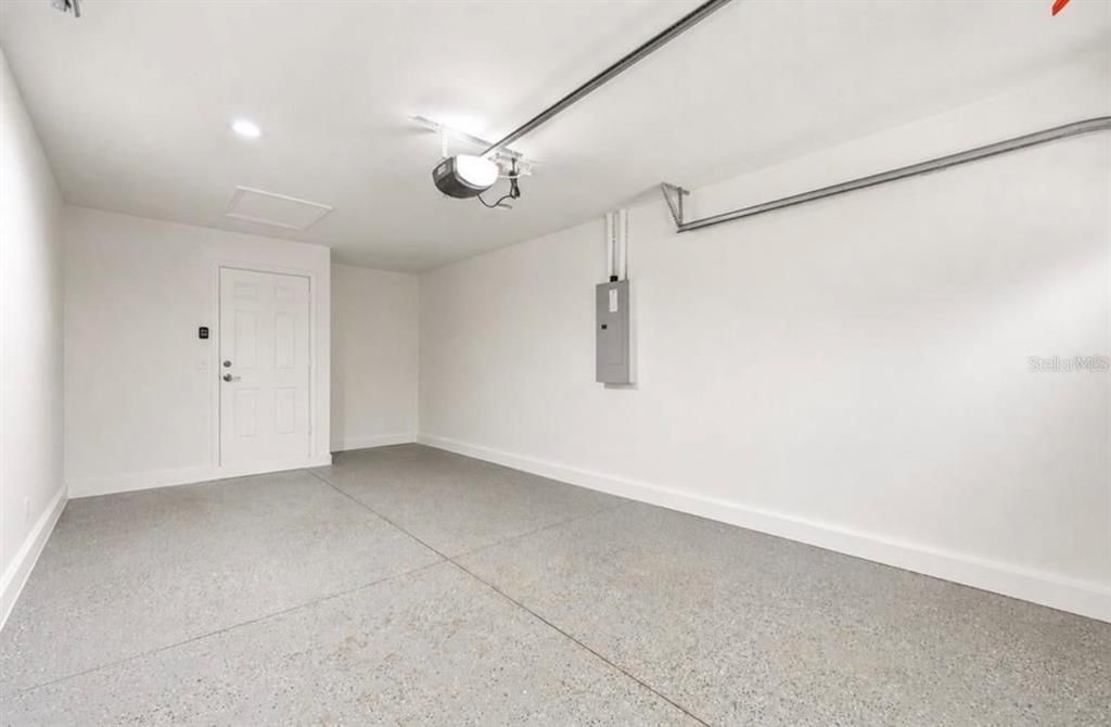 For Rent: $1,950 (3 beds, 2 baths, 1140 Square Feet)