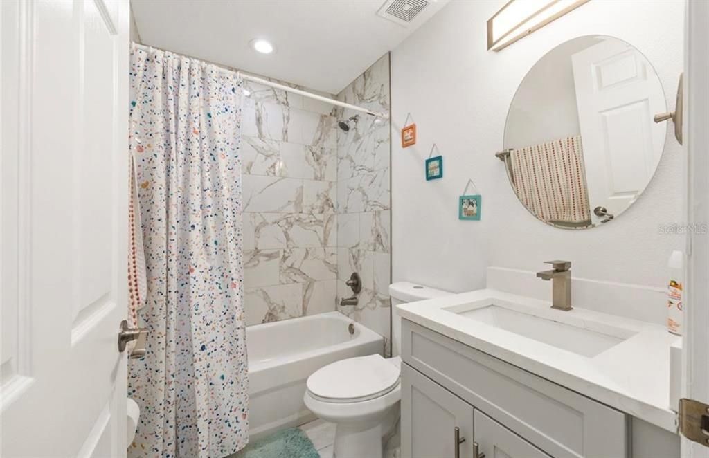 For Rent: $1,950 (3 beds, 2 baths, 1140 Square Feet)