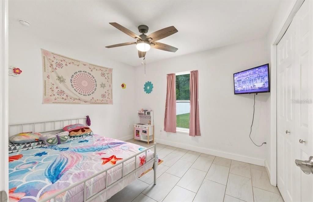 For Rent: $1,950 (3 beds, 2 baths, 1140 Square Feet)