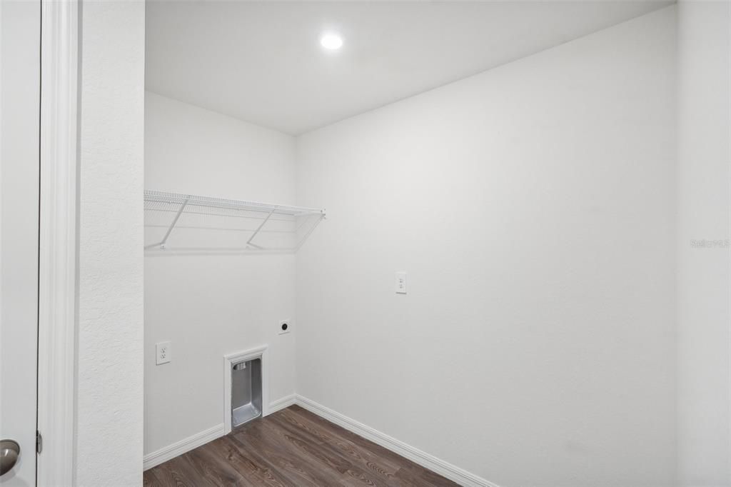 For Sale: $287,990 (3 beds, 2 baths, 1582 Square Feet)