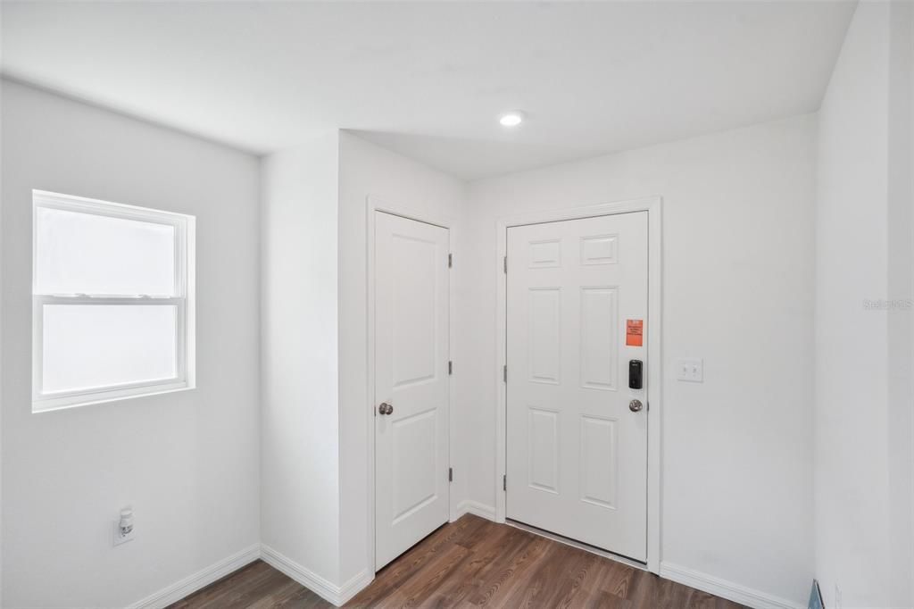 For Sale: $287,990 (3 beds, 2 baths, 1582 Square Feet)