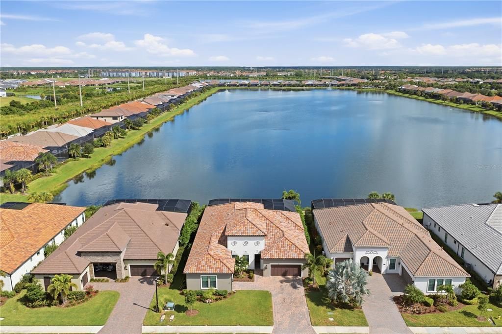 For Sale: $1,250,000 (3 beds, 2 baths, 2563 Square Feet)