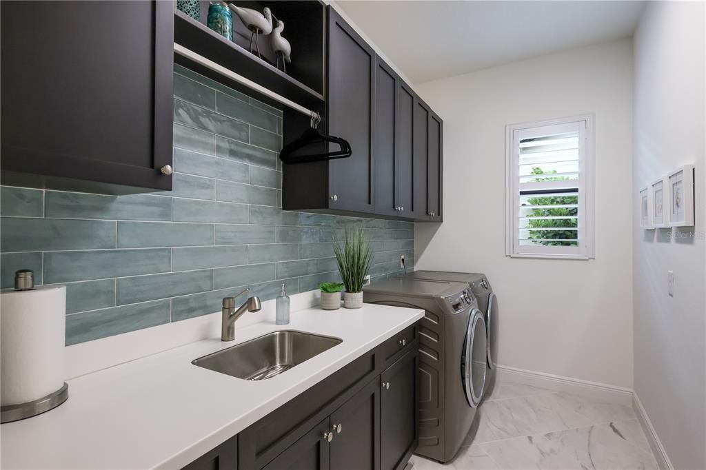 For Sale: $1,250,000 (3 beds, 2 baths, 2563 Square Feet)