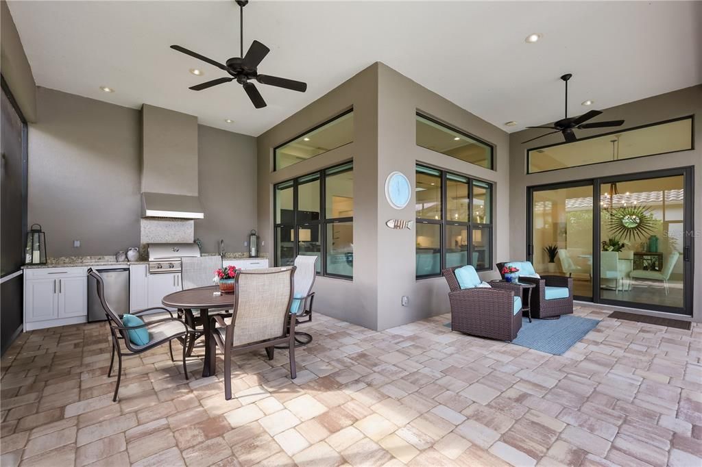 For Sale: $1,250,000 (3 beds, 2 baths, 2563 Square Feet)