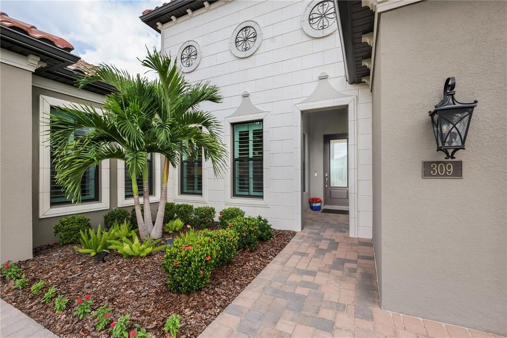For Sale: $1,250,000 (3 beds, 2 baths, 2563 Square Feet)