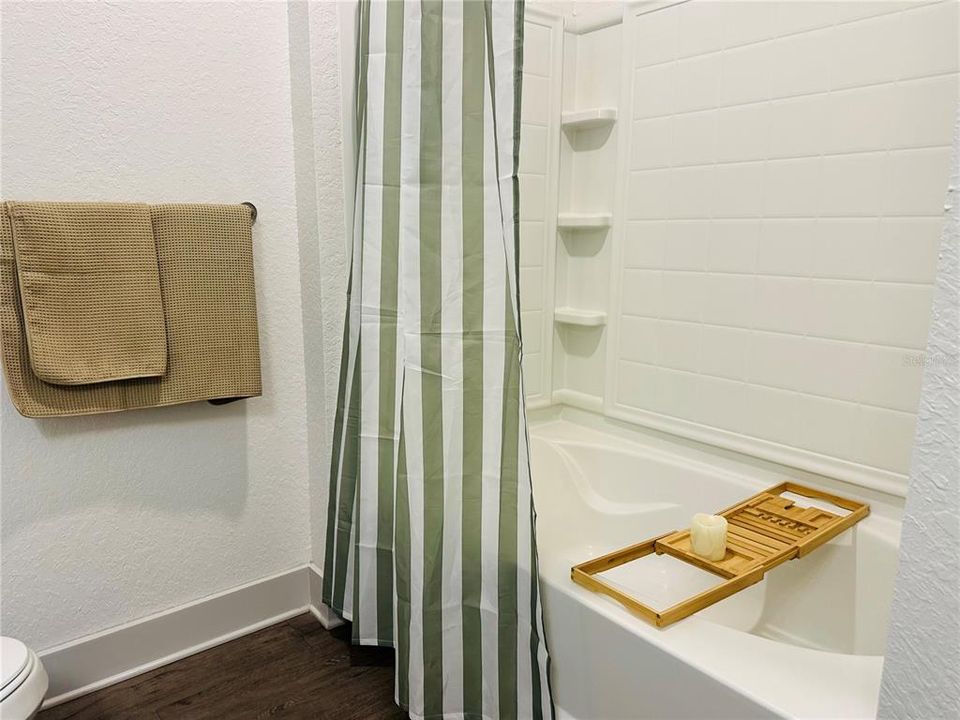 В аренду: $1,915 (2 спален, 2 ванн, 1171 Квадратных фут)