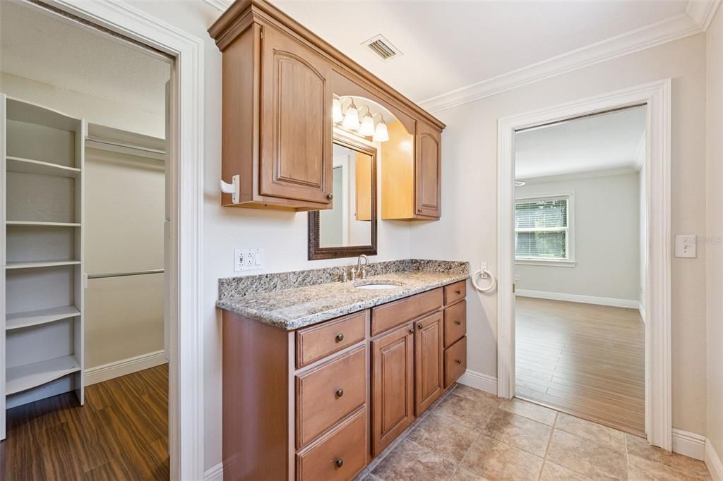 На продажу: $389,000 (3 спален, 3 ванн, 1795 Квадратных фут)