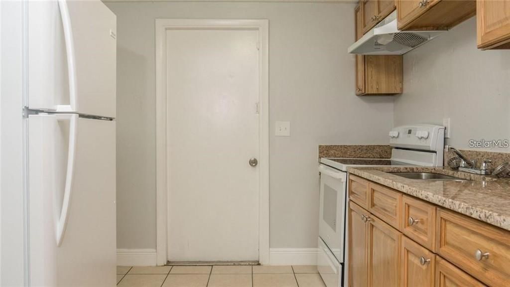 For Rent: $1,250 (2 beds, 1 baths, 680 Square Feet)