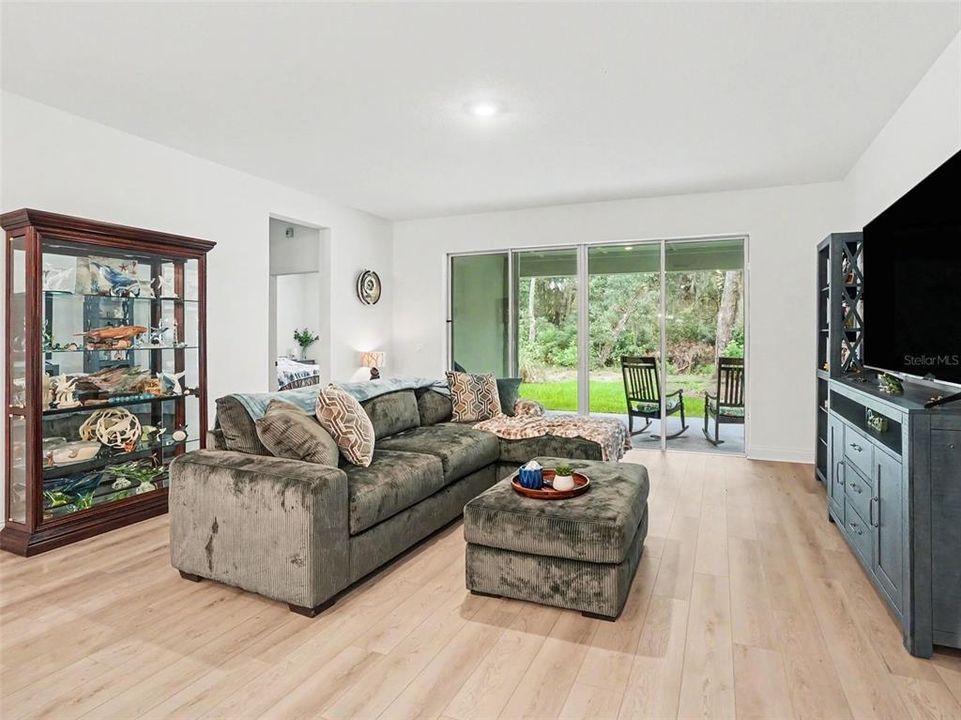 For Sale: $445,999 (3 beds, 2 baths, 2123 Square Feet)