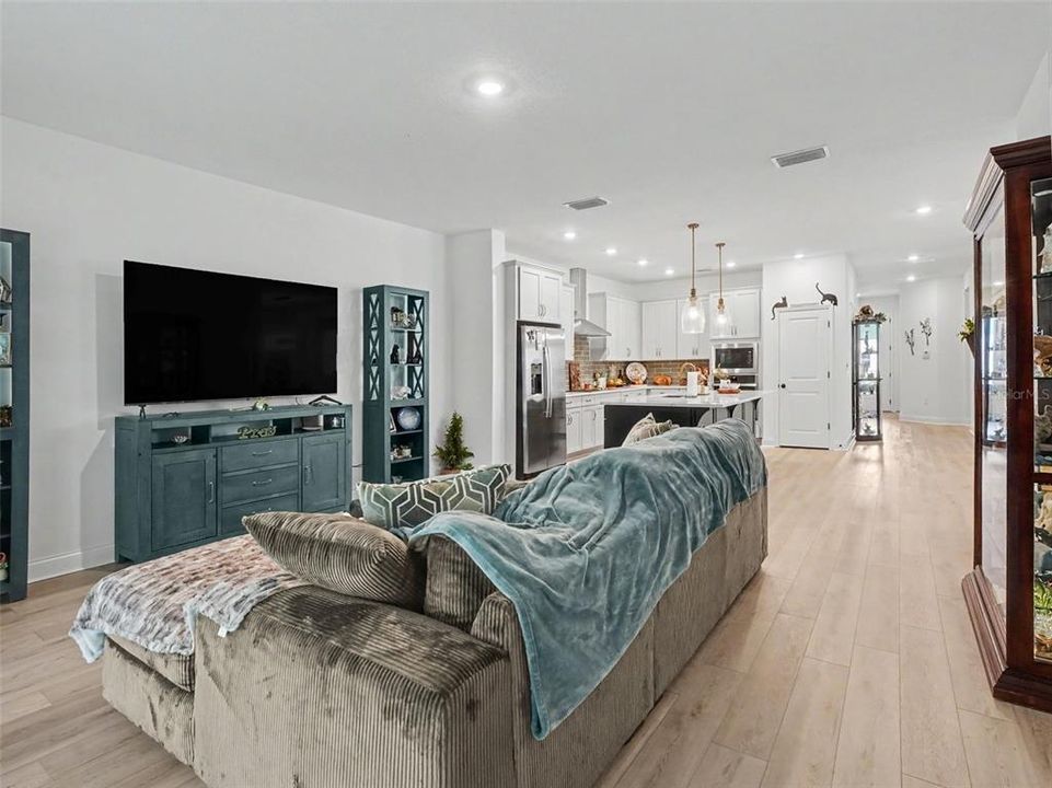For Sale: $445,999 (3 beds, 2 baths, 2123 Square Feet)