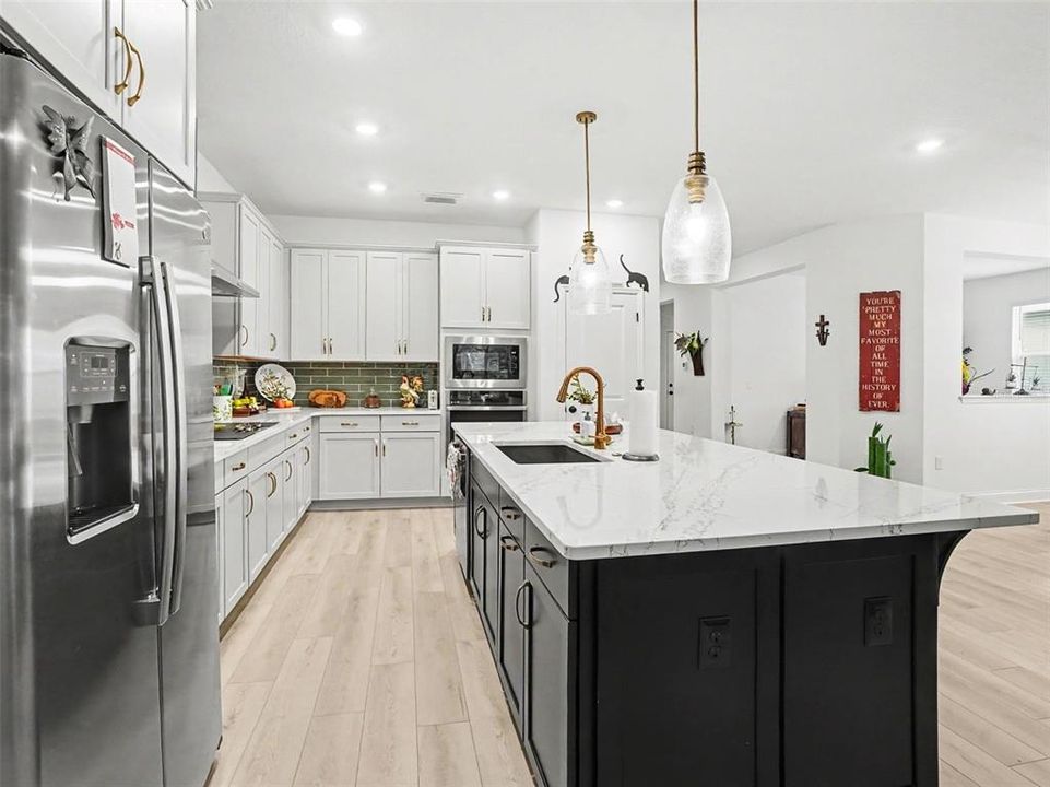 For Sale: $445,999 (3 beds, 2 baths, 2123 Square Feet)